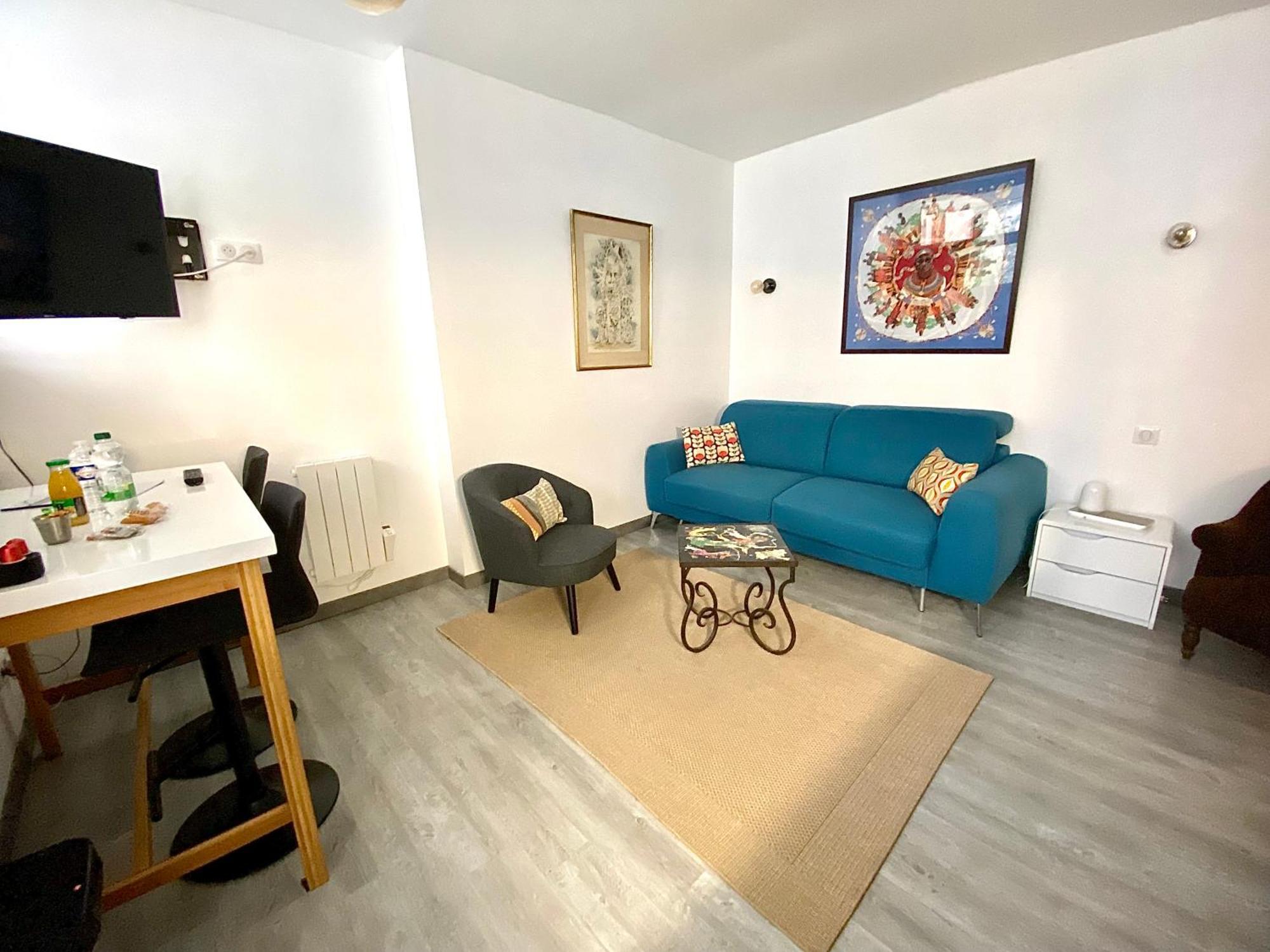 L'Adrien Studio Tout Confort Avec Terrasse Limoges Bagian luar foto