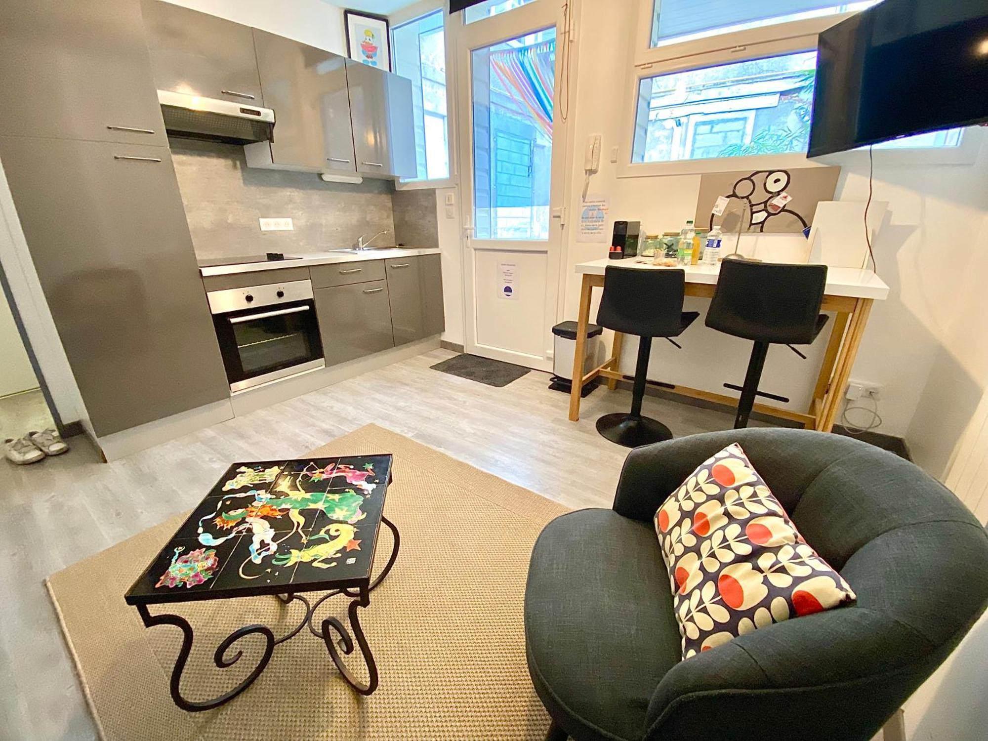 L'Adrien Studio Tout Confort Avec Terrasse Limoges Bagian luar foto